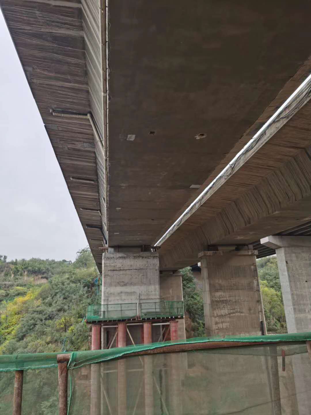 黔西南桥梁加固前制定可行设计方案图并用对施工方法
